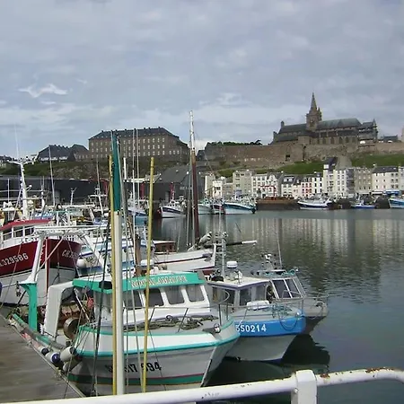 A 5mn Des Plages Et A 5mn De Granville Longueville (Manche)