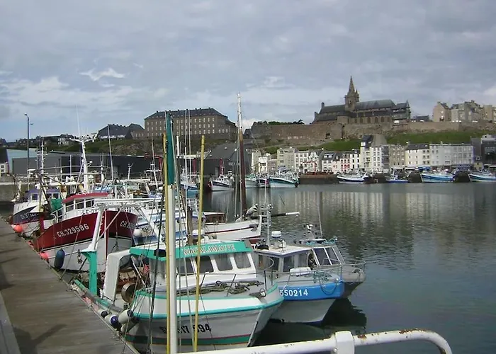 A 5mn Des Plages Et A 5mn De Granville Longueville (Manche)